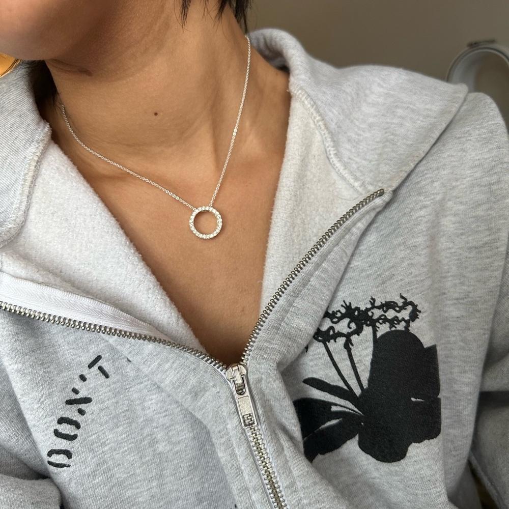 Elegant Silver Rhinestone Circle Pendant Necklace